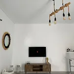 شقة Lovely 2-bedroom In The Heart Of *