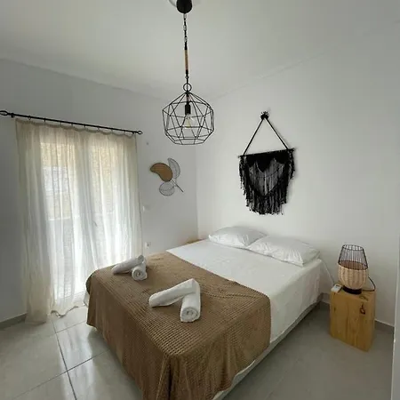 Lovely 2-bedroom In The Heart Of Apartment Ermioni